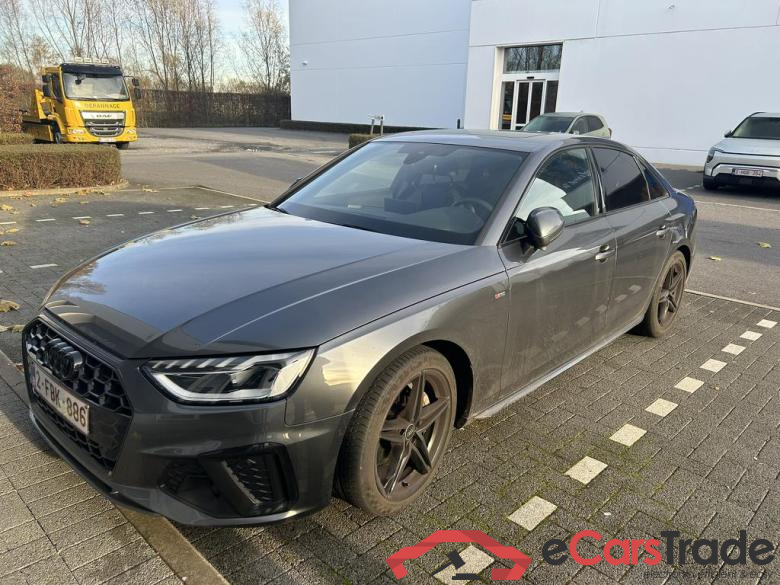 AUDI A4 40 TFSI S line S tronic