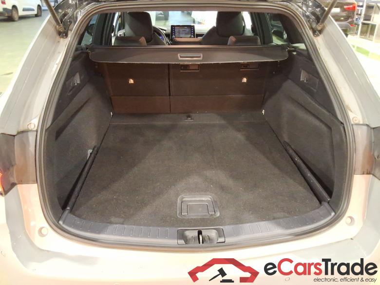 TOYOTA COROLLA TOURING SPORTS 1.8 HYBRID GR SPORT E-CVT #3