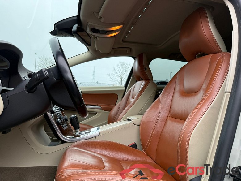 Volvo V60 2.0 D3 Momentum Aut. LED-Xenon Display Leather Klima PDC ... #5