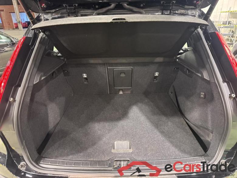 VOLVO XC40 1.5 T3 MOMENTUM PRO #5