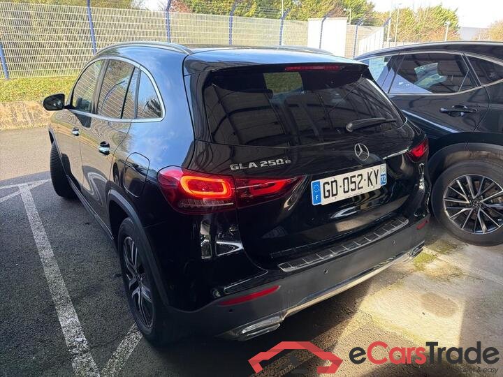 Mercedes GLA 250e Plug-In Hybrid Aut. Pano LED-MultiBeam Widescreen Burmester Ambient Navi 1/2 Sport-Leather KeylessGo Camera Klima PDC ... #4