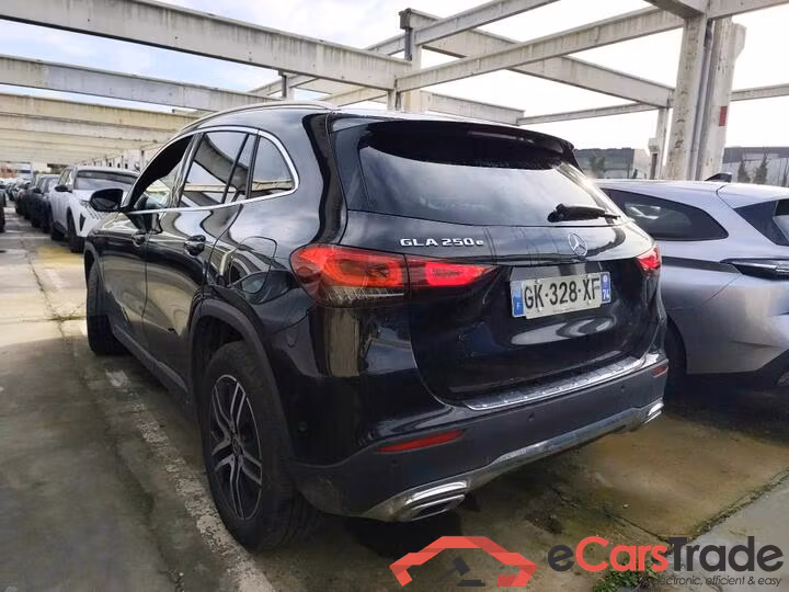 Mercedes GLA 250e Plug-In Hybrid Aut. LED-Xenon Widescreen Navi 1/2 Sport-Leather KeylessGo Camera Klima PDC ... #4