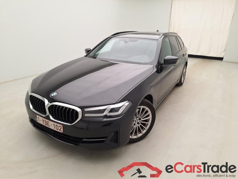 BMW, 5-serie touring '17, BMW 5 Reeks Touring 520d XDrive Aut. (140 kW) 5d