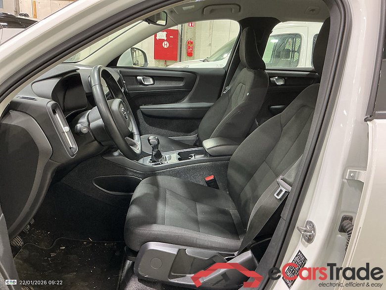 Volvo XC40 1.5 T2 LED Virtual ACC Navi KeylessGo Klima PDC ... #5