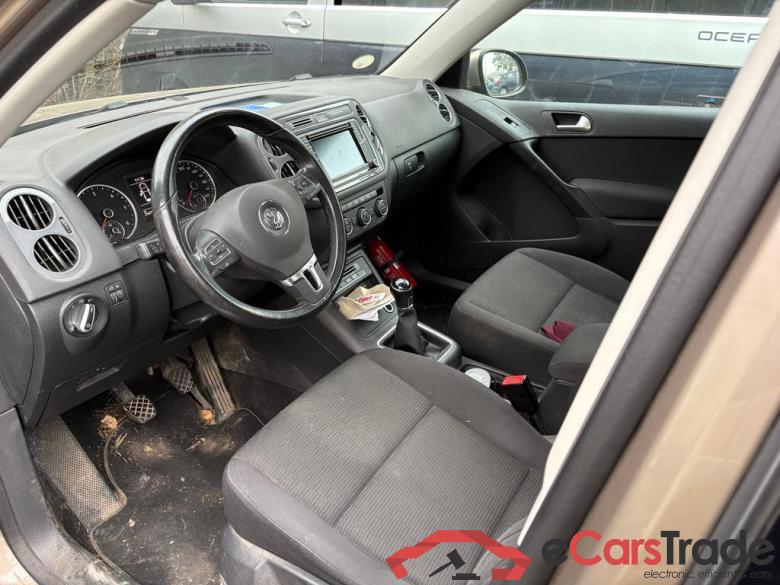 VOLKSWAGEN Tiguan Tiguan Trend & Fun 2.0 TDI SCR BlueMotion Technology 81 kW (110 ch) 6 vitesses manuel #5