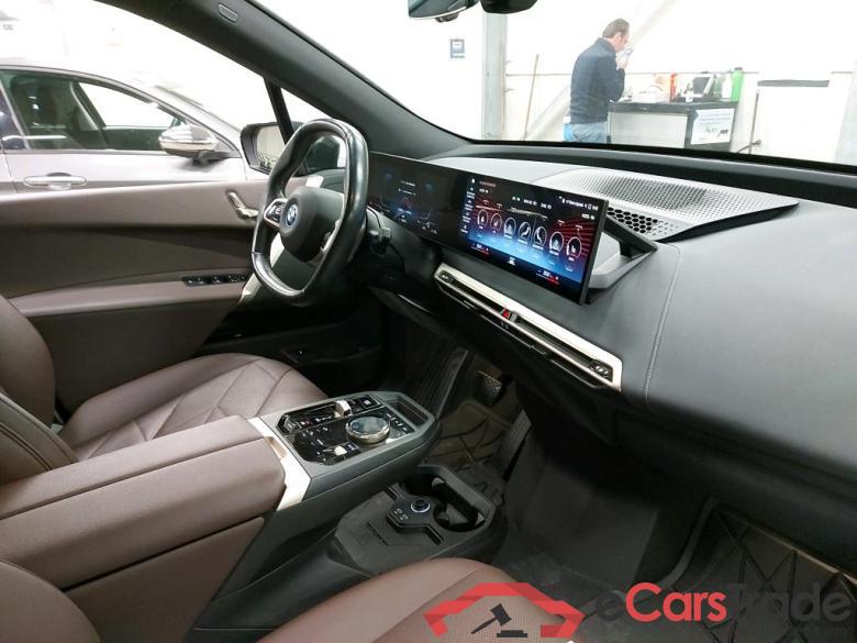 BMW I - BMW IX xDrive40 326PK Signature Edition With Driving Assistant Pro & Heat Comfort Pack & Soft Close Doors & Pano Sky Lounge & Parking Assistant Plus & Harman Kardon & Trailer Hook  * ELECTRIC * #3