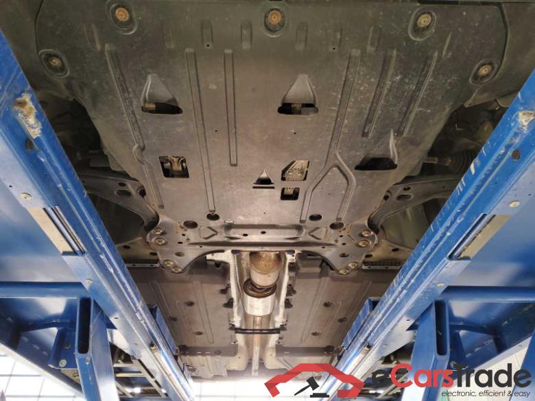 Volvo XC40 (2017->) DE - SUV5 B4 2WD EU6d, R-Design (EURO 6d), 2020 - 2022 #5