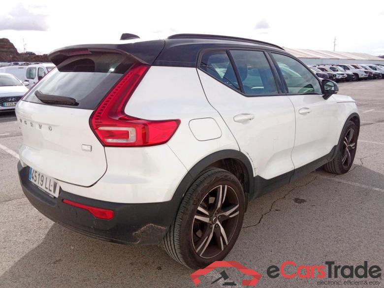 VOLVO XC40 / 2017 / 5P / todoterreno 1.5 T4 Twin Recharge R-Design Auto #2