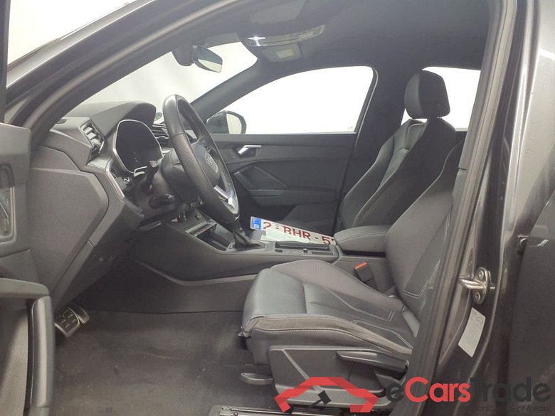 Audi Q3 Sportback 45 TFSI e S tronic S Line 5d #3