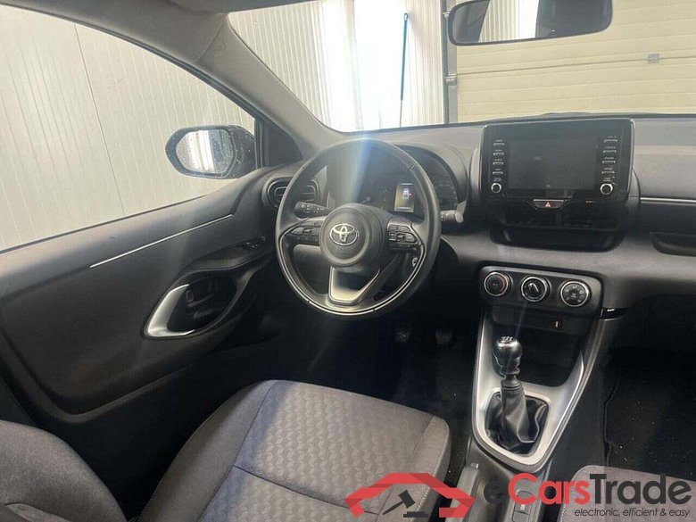 TOYOTA Yaris 1.5 VVT-i Active #3
