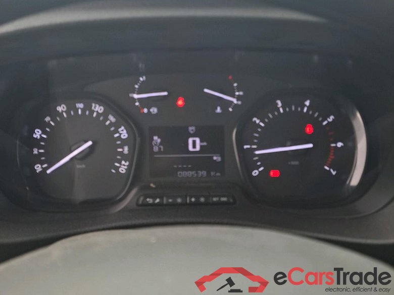 PEUGEOT Expert / 2016 / 4P / furgón Furgón Premium 1.5 BlueHDi 100 Standard (AC) #4