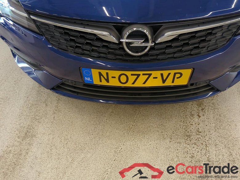 Opel Astra Sports Tourer 1.2 turbo 81kW Design & Tech 5d #5