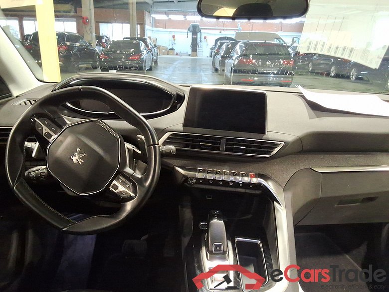 PEUGEOT 5008 - 2020 1.2 PureTech Allure #6