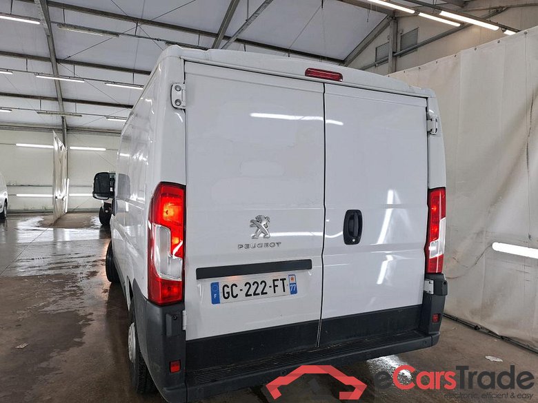 PEUGEOT Boxer / 2014 / 4P / Fourgon tôlé BlueHDi S&S 120 PREMIUM 330 L1H1 #2