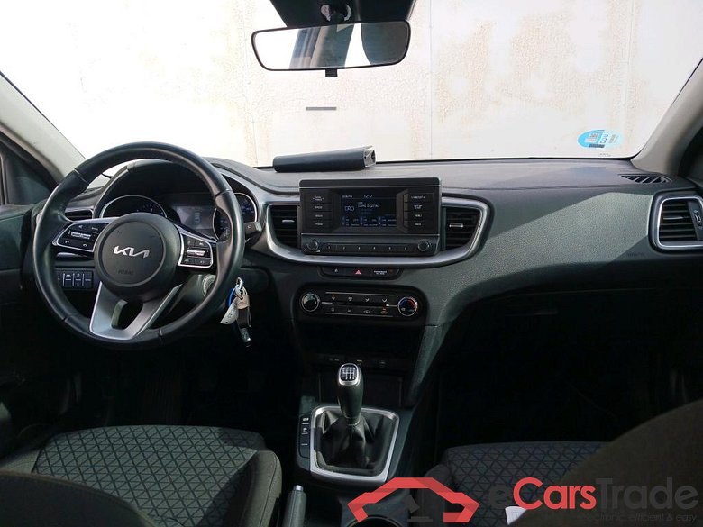 KIA Ceed / 2021 / 5P / berlina con portón 1.6 MHEV iMT 100kW (136CV) Concept #3