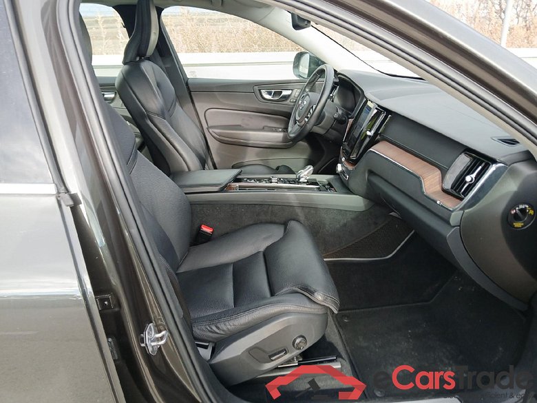 VOLVO XC60 / 2017 / 5P / todoterreno 2.0 B4 D4 AWD Inscription Auto #6