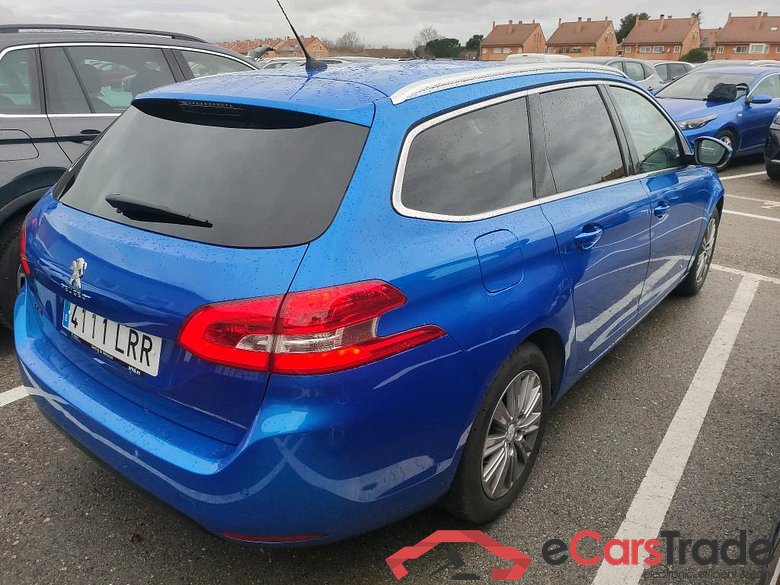 PEUGEOT 308 / 2017 / 5P / familiar SW Allure PureTech 130 S&S #2