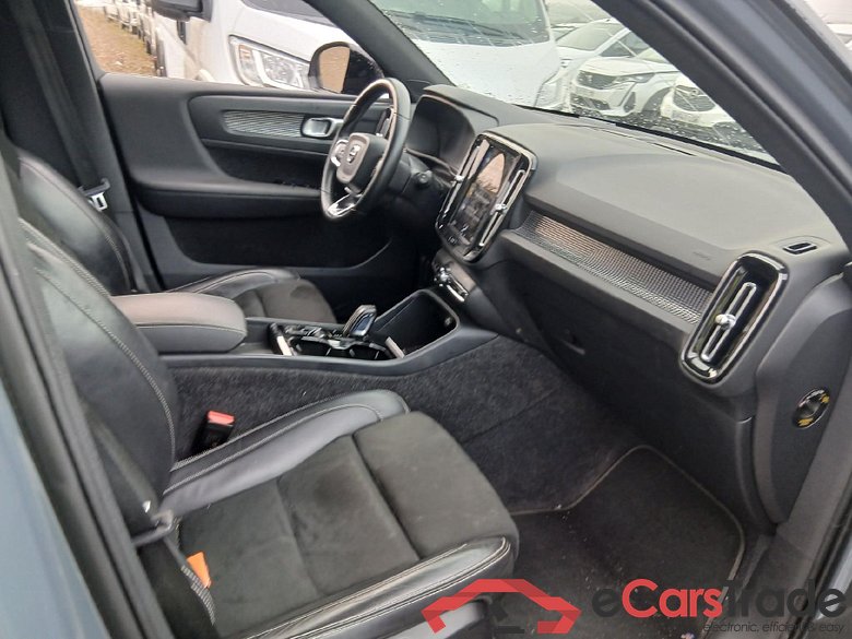 VOLVO XC40 / 2017 / 5P / todoterreno 1.5 T5 Twin Recharge R-Design Auto #6