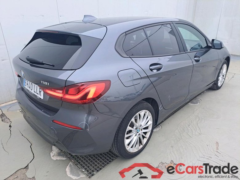 BMW Serie 1 / 2019 / 5P / berlina con portón 118i #2