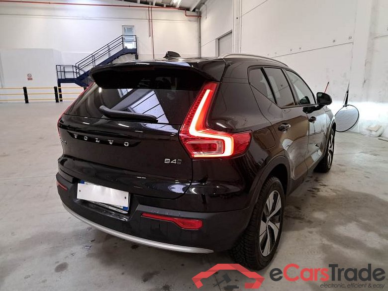 VOLVO XC40 / 2021 / 5P / SUV B4 AWD AUTOMATICO CORE #2