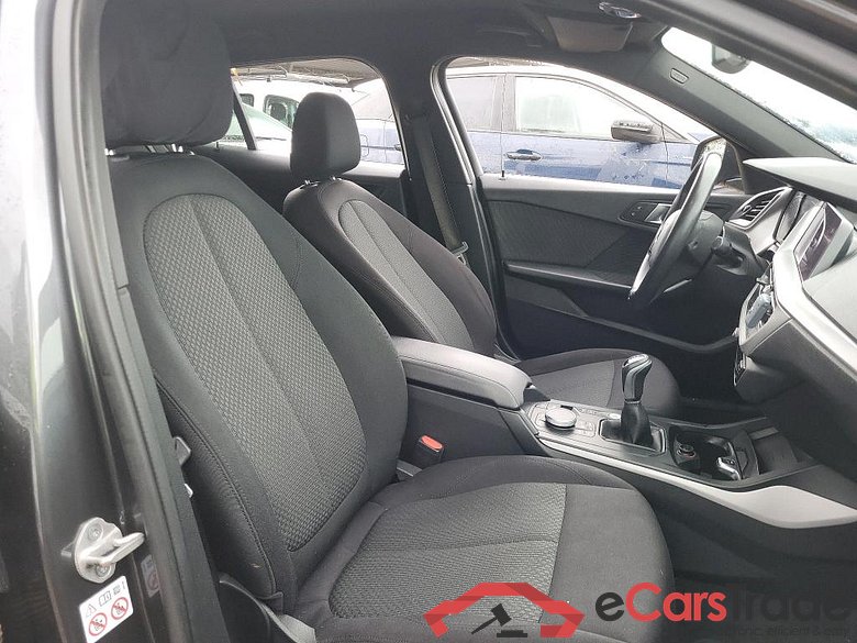 BMW Serie 1 / 2019 / 5P / berlina con portón 118i #6