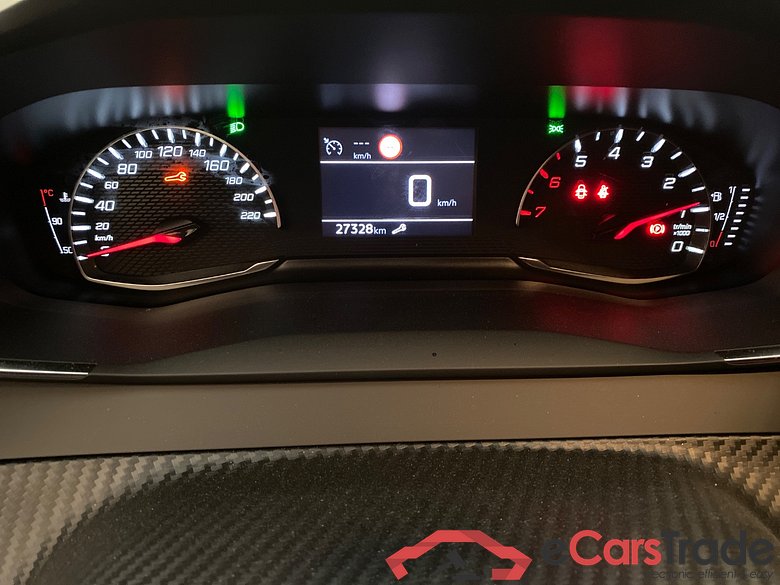 PEUGEOT 208 1.2 PureTech Allure #6