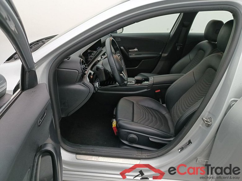 MERCEDES CLASSE A DIESEL (W177) A 200 d 150 Business Solution (EU6AP) 5d #3