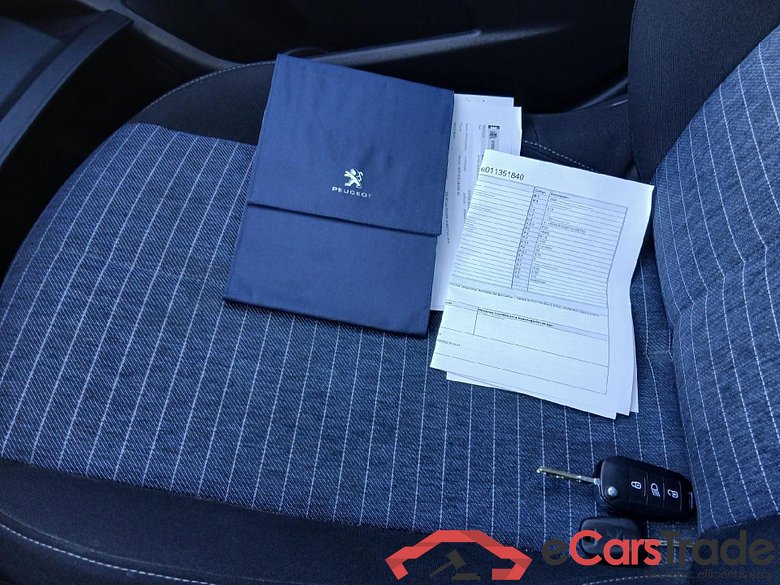 PEUGEOT 208 / 2019 / 5P / berlina con portón PureTech 55kW (75CV) Like #5