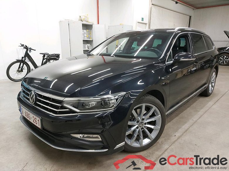 VOLKSWAGEN - VW  PASSAT VARIANT TDI 122PK DSG Elegance Business & R Line Pack With Nappa Seats & Matrix LED & Easy Open & Nav Discover Pro  & Pano Roof #1