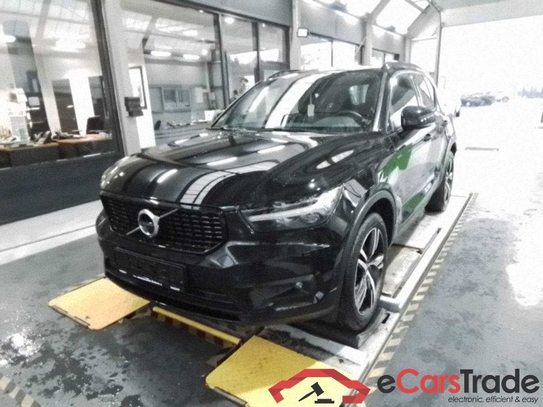 Volvo XC40 (2017->) DE - SUV5 B4 2WD EU6d, R-Design (EURO 6d), 2020 - 2022 #1