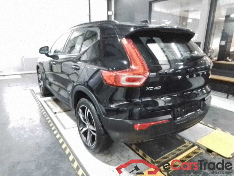 Volvo XC40 (2017->) DE - SUV5 B4 2WD EU6d, R-Design (EURO 6d), 2020 - 2022 #3