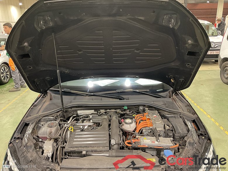 AUDI A3 SPORTBACK 1.4 45 TFSI E S TR. COMPETITION SPORTB. #6