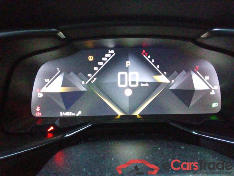 DS DS 7 Crossback / 2017 / 5P / todoterreno BlueHDi DE 96kW (130CV) Auto. CHIC (AC) #4