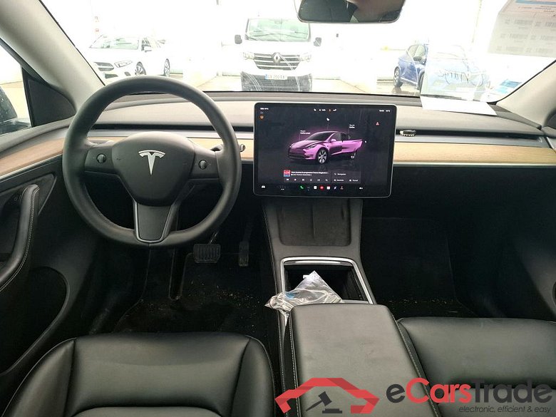 TESLA Model Y / 2021 / 5P / SUV RWD #6