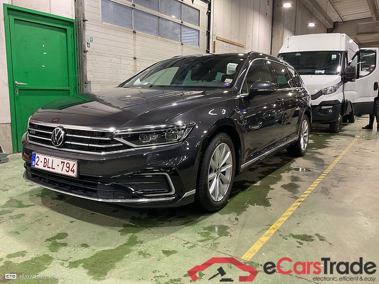 VOLKSWAGEN Passat 1.4 TSI MSQ VARIANT GTE BUSINESS #1