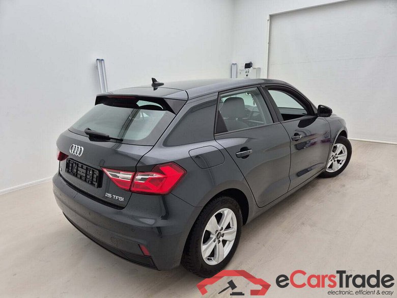 AUDI A1 1.0 25 TFSI ATTRACTION #2
