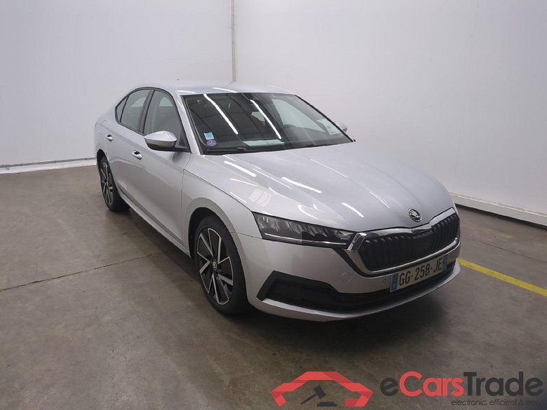 SKODA Octavia / 2020 / 5P / Berline 1.4 TSI PHEV iV 204 DSG6e Business #4