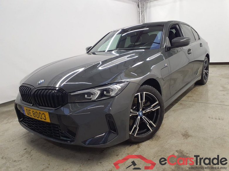 BMW 3 - 2022 320eA PHEV 4d