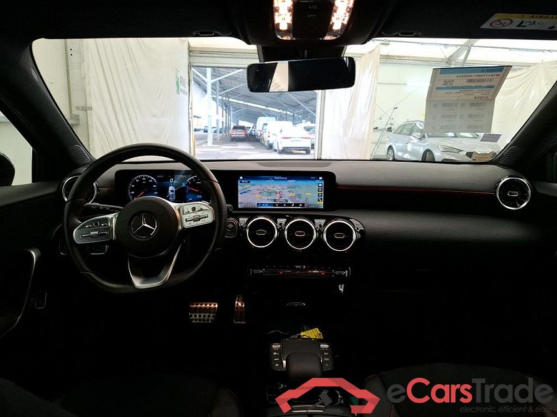 MERCEDESBENZ Classe A Compact  2018  5P  Berline A 250 e AMG Line 8GDCT #5