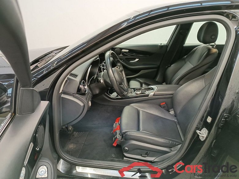 Mercedes-Benz C-Klasse Berline C 180 d Business Solution 4d #3