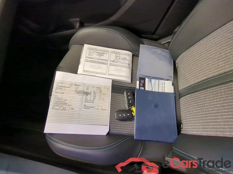 3008 Hybrid 225 Allure 1.6 Plug-In 165KW AT8 E6d #3