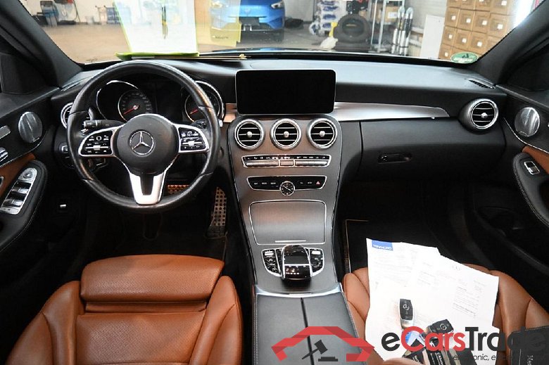 MERCEDES-BENZ C-Klasse C 300 d 4Matic 9G-TRONIC AMG Line 4d 180kW #3