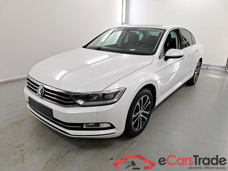 VOLKSWAGEN PASSAT DIESEL - 2015 2.0 TDi SCR Comfortline Bus. DSG (EU6.2) STOCK #1