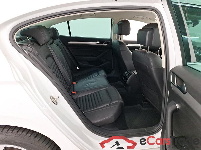 VOLKSWAGEN PASSAT DIESEL - 2015 2.0 TDi SCR Comfortline Bus. DSG (EU6.2) STOCK #6