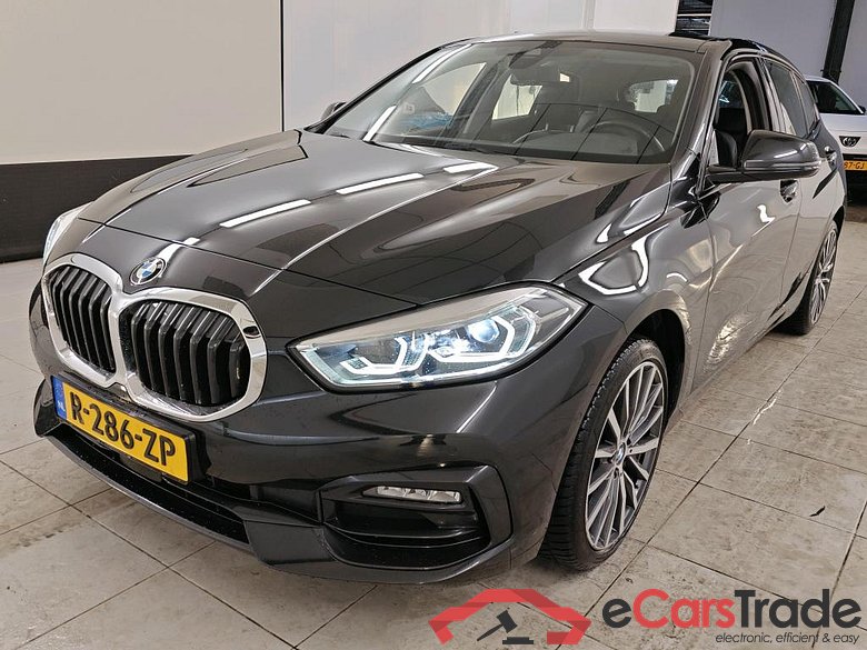 BMW 1 Serie 118iA Sport Line 5d #1