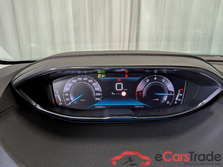 PEUGEOT 3008 1.2 PureT.BL Allure #6