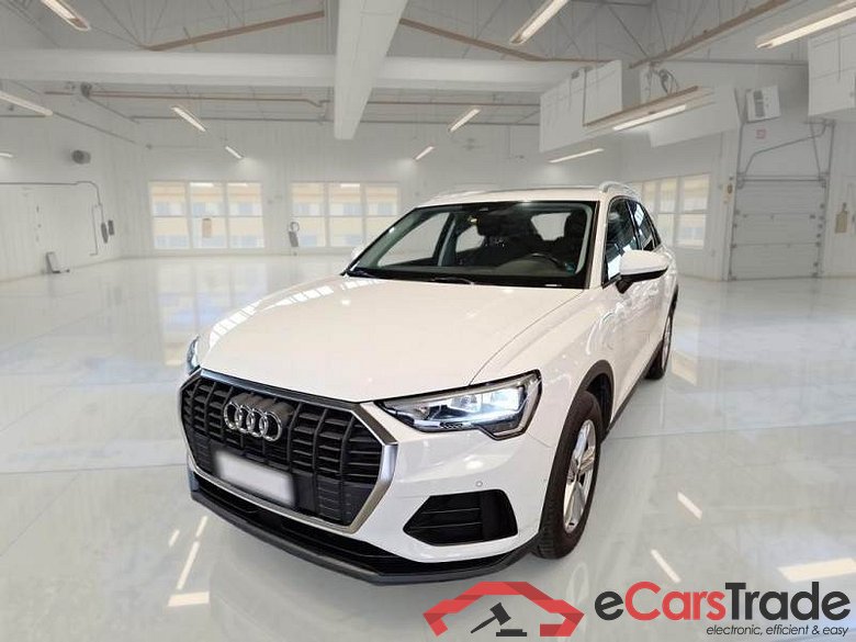 AUDI Q3 / 2018 / 5P / SUV 45 TFSI E S TRONIC BUSINESS #1
