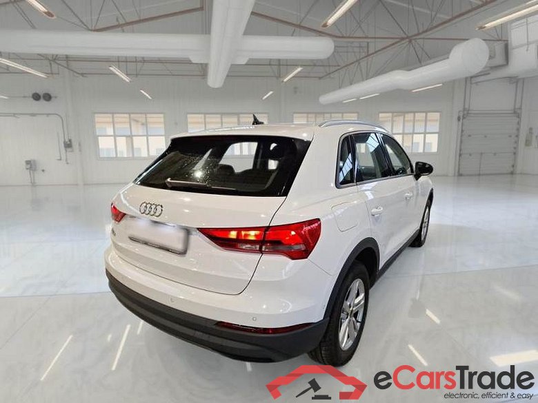 AUDI Q3 / 2018 / 5P / SUV 45 TFSI E S TRONIC BUSINESS #2