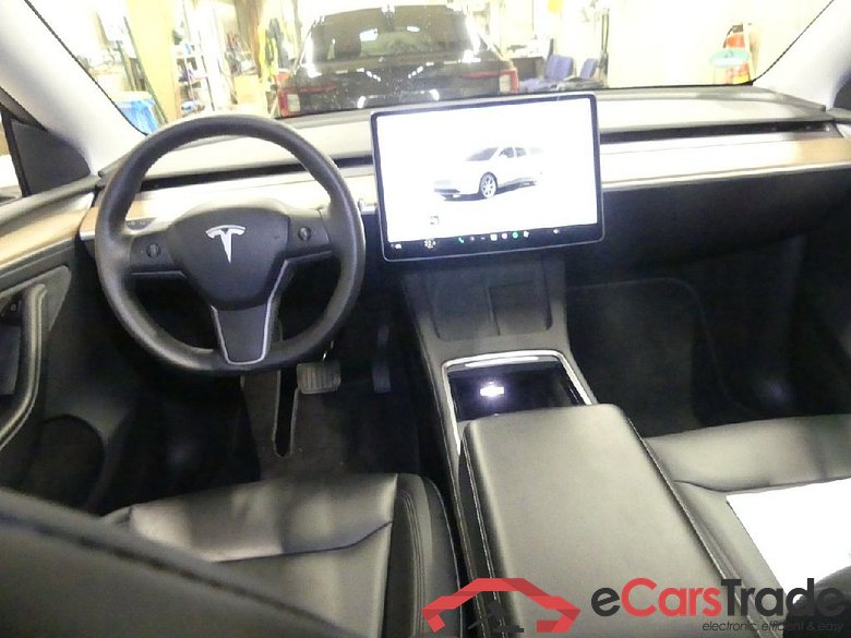 TESLA Model Y Long Range Dual Motor AWD 5d 378kW #3