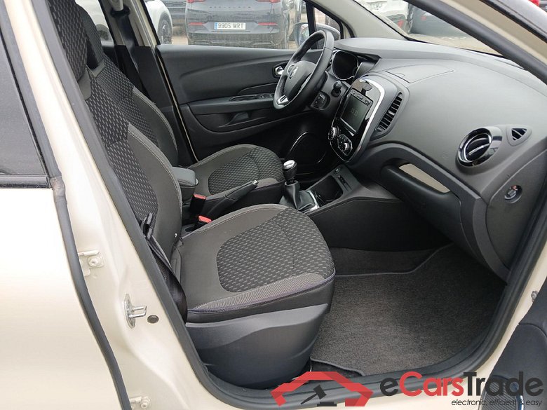 RENAULT Captur / 2017 / 5P / crossover Zen TCe 66kW (90CV) -18 (CX) #6